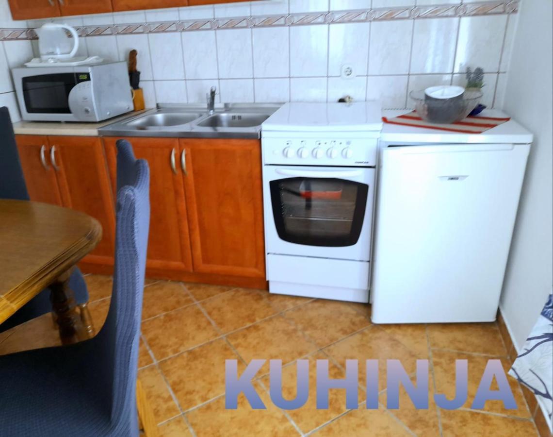 Ana & Stela Apartment Karlobag Ngoại thất bức ảnh
